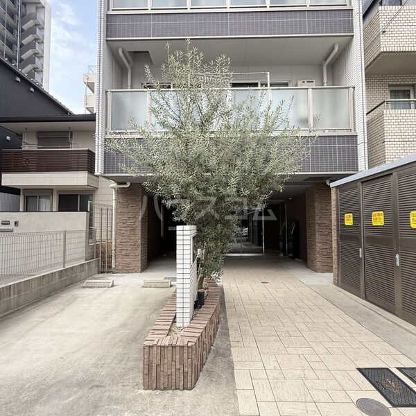 14/15 エントランス