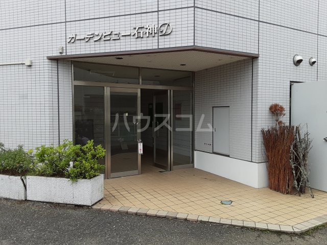 21/30 エントランス