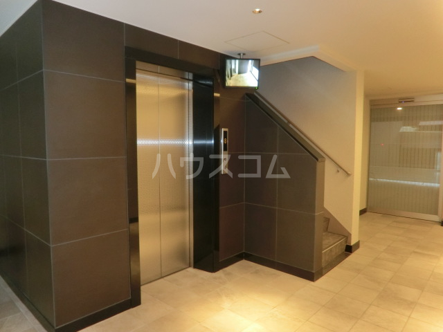 22/28 エントランス