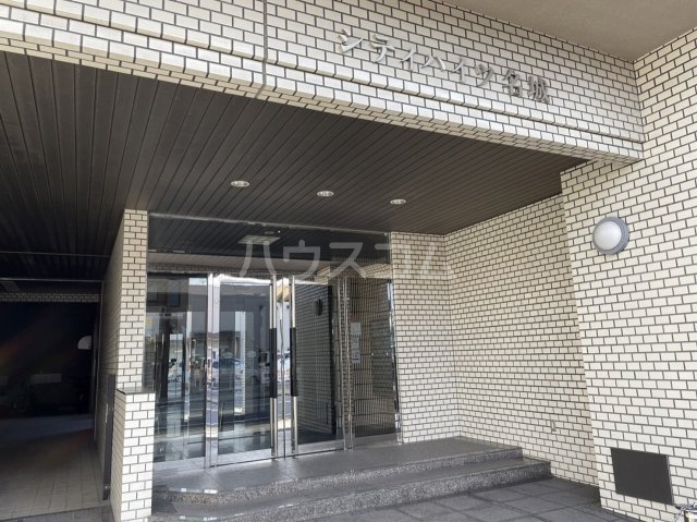 2/5 エントランス