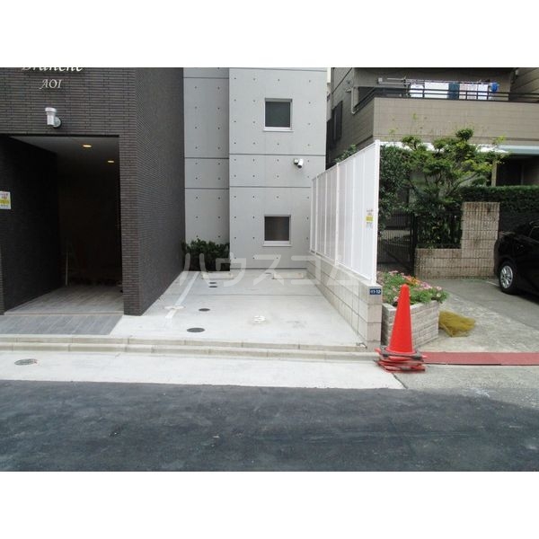 17/22 エントランス