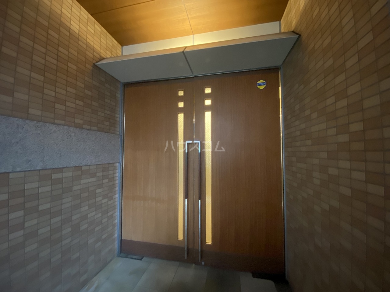 21/30 エントランス