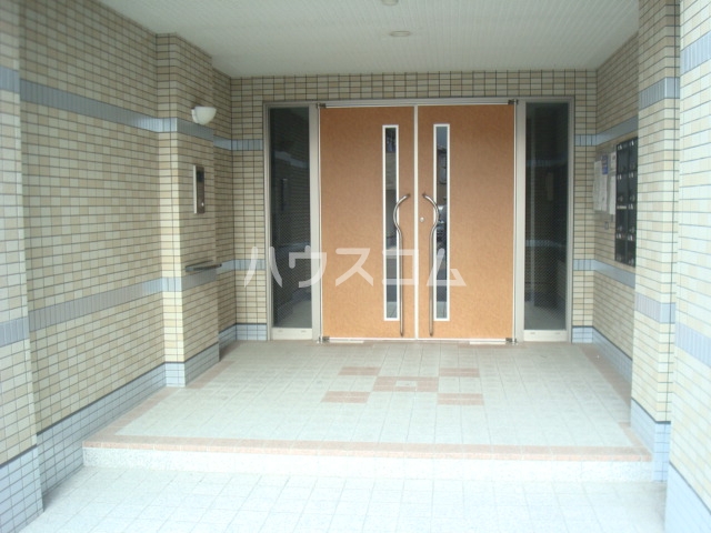 21/27 エントランス