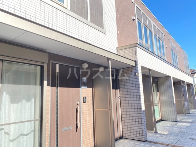 24/30 エントランス