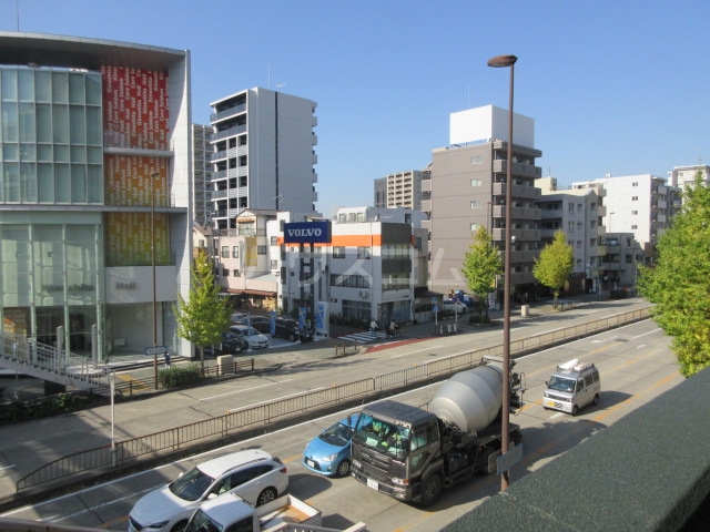 21/28 エントランス