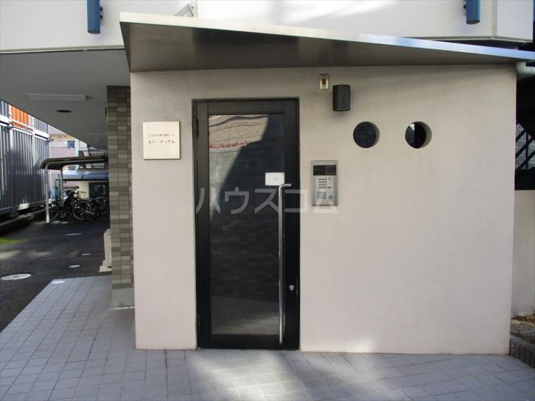 23/30 エントランス