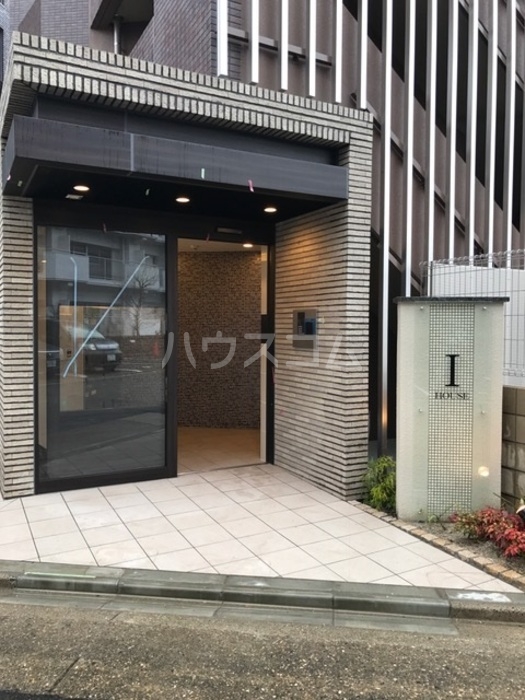 25/30 エントランス