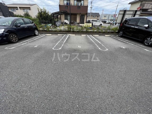 21/26 駐車場