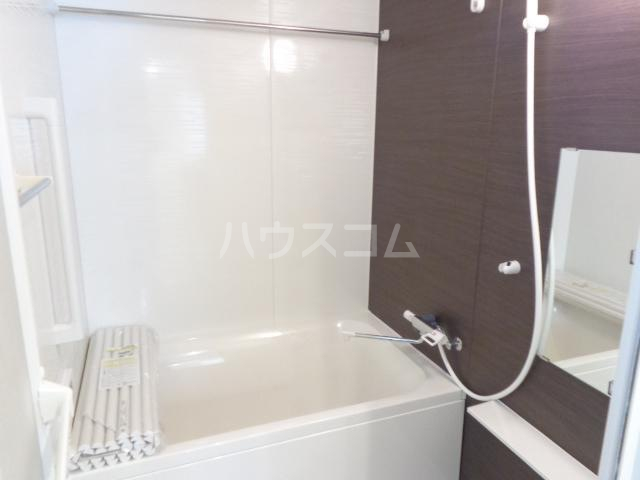 13/27 浴室