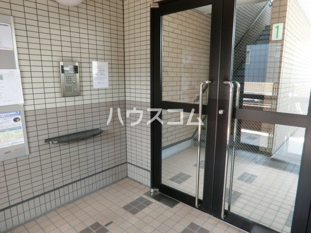 22/26 エントランス
