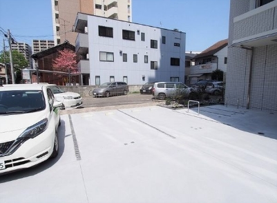 18/24 駐車場
