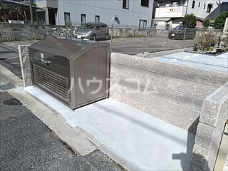22/27 駐車場