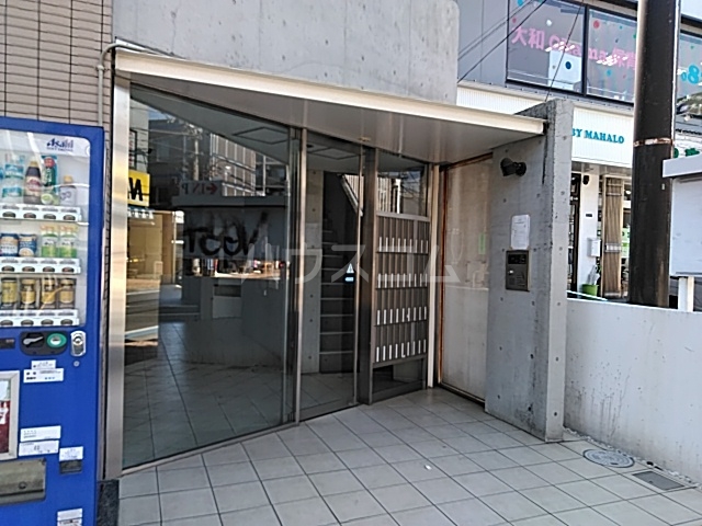 26/30 エントランス