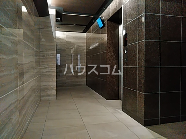 21/27 エントランス