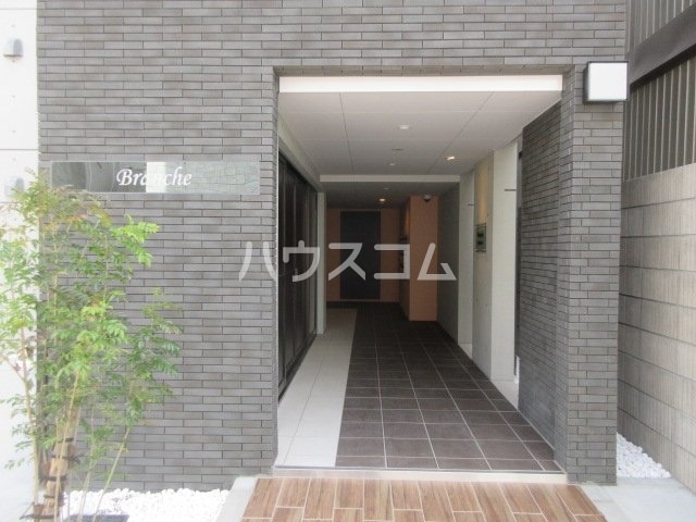 23/29 エントランス