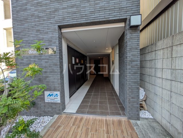 24/29 エントランス