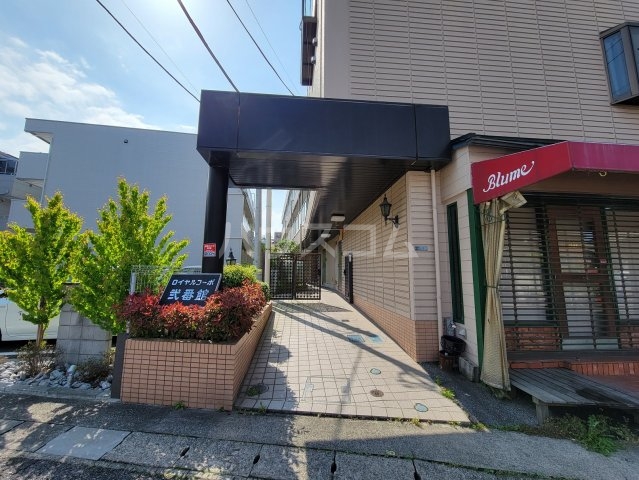 22/30 エントランス