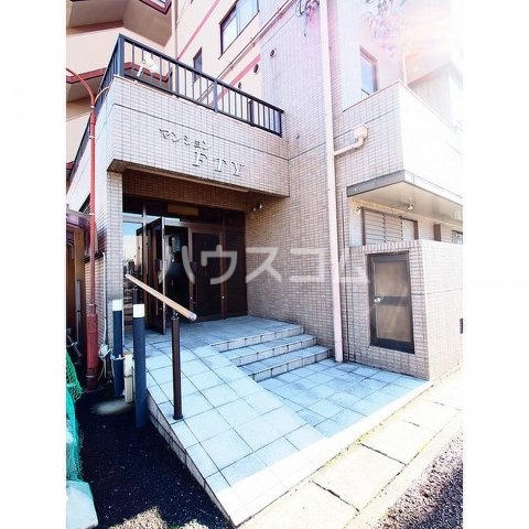 22/30 エントランス