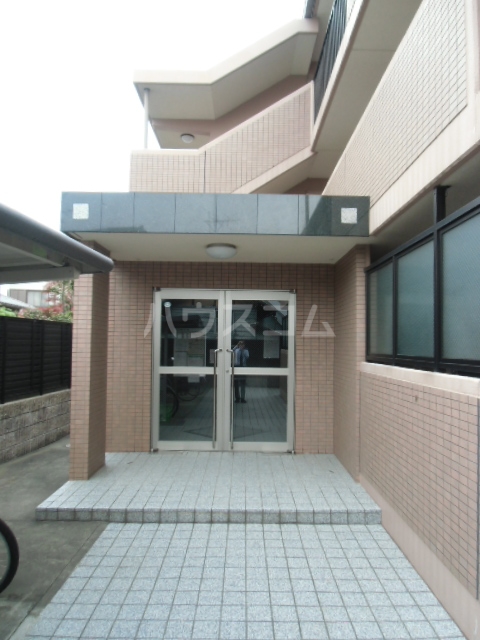 21/28 エントランス