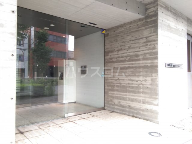 21/30 エントランス