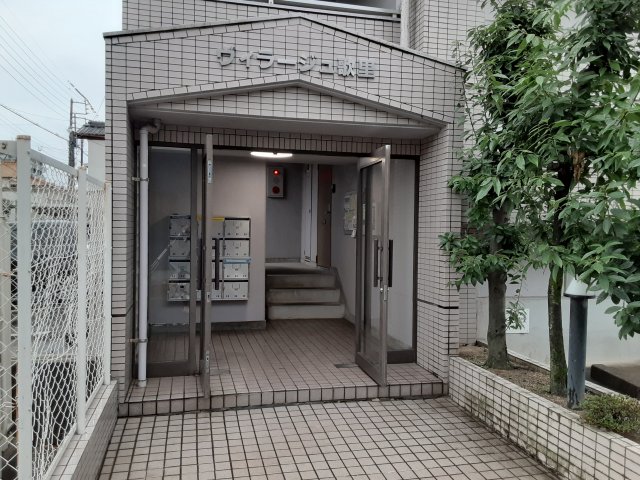 22/30 エントランス