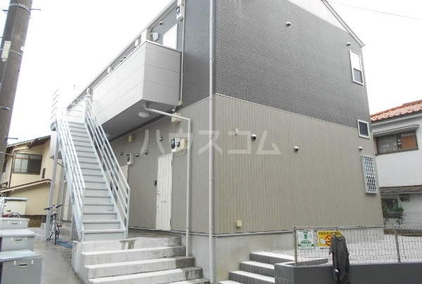 18/27 エントランス