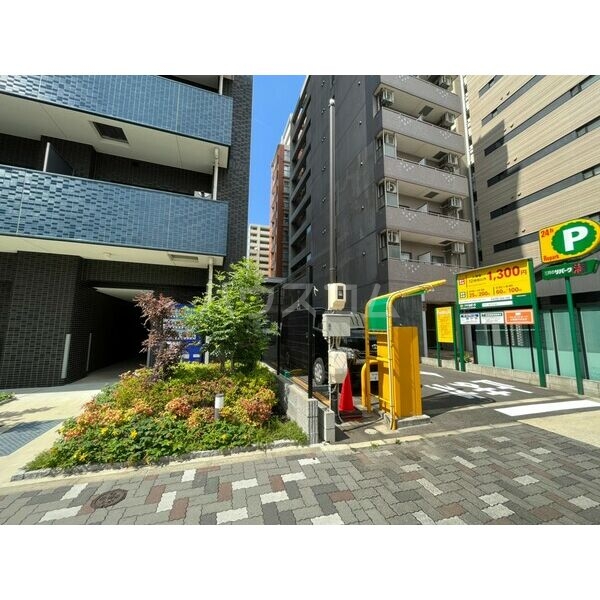 21/30 エントランス