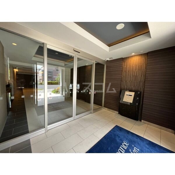 22/30 エントランス