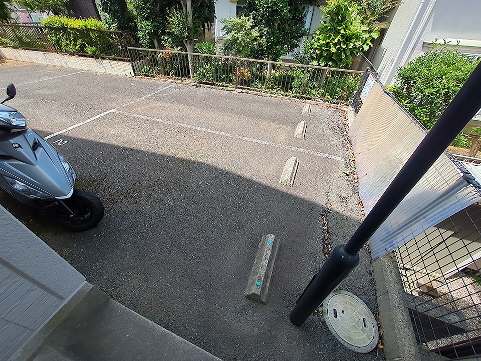 2/5 駐車場