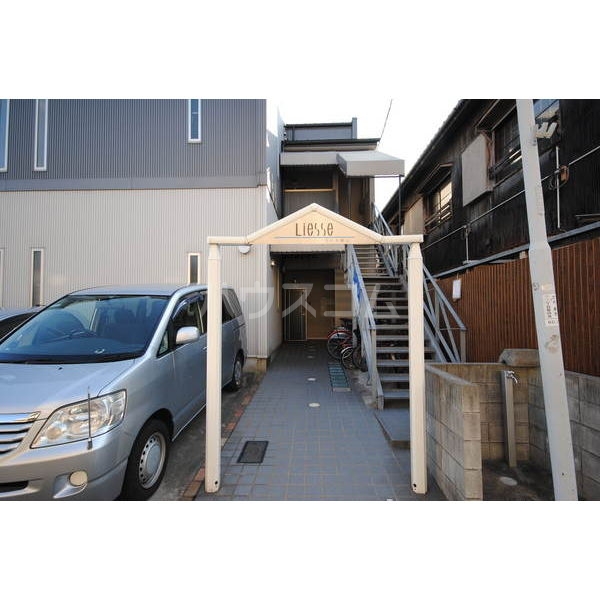 21/28 エントランス