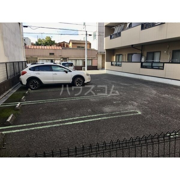 3/3 駐車場