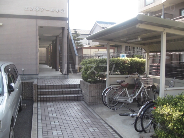 24/30 エントランス