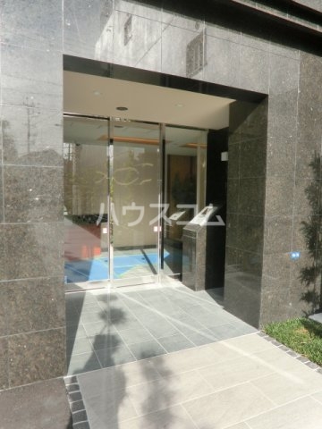 21/27 エントランス