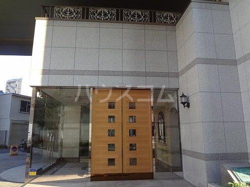 2/4 エントランス