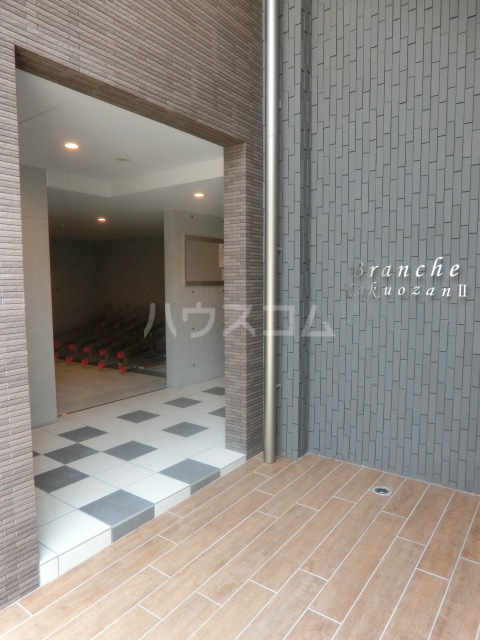 22/30 エントランス