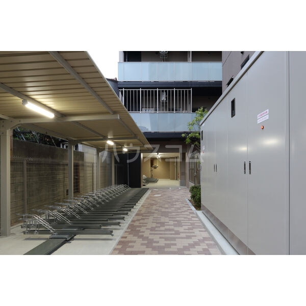 14/23 エントランス