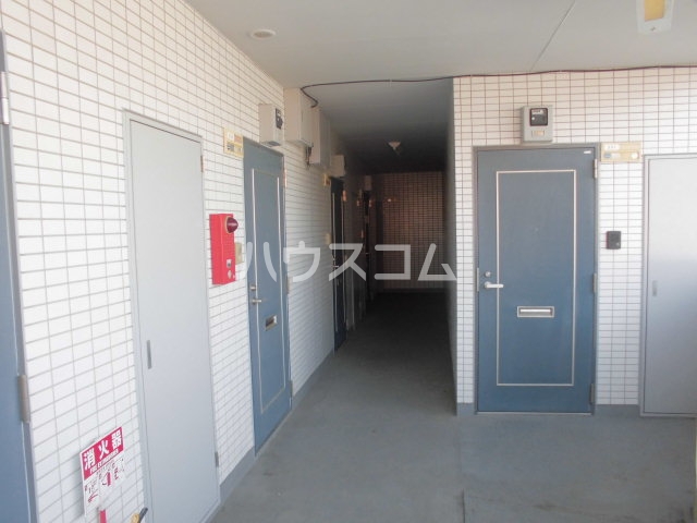 18/27 エントランス