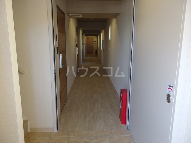 21/30 エントランス