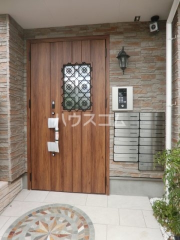 24/25 エントランス