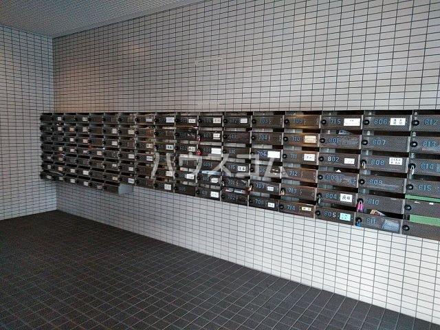 24/29 エントランス