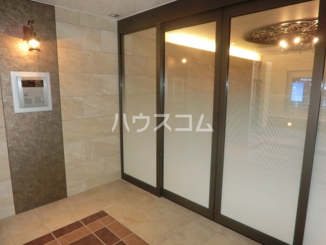 23/29 エントランス