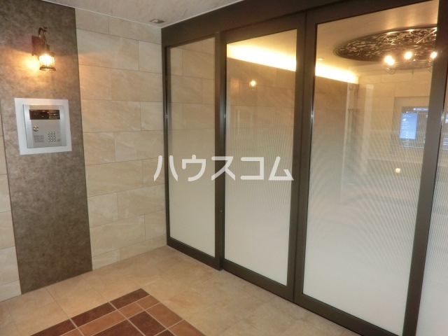 14/20 エントランス