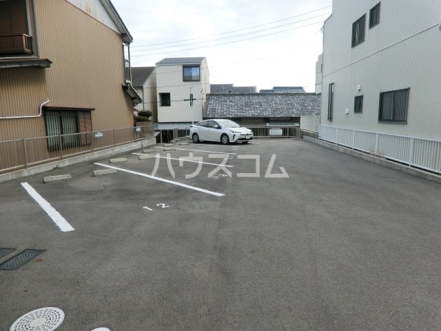 22/30 駐車場