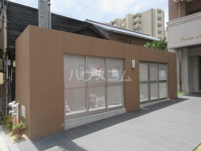 19/25 エントランス