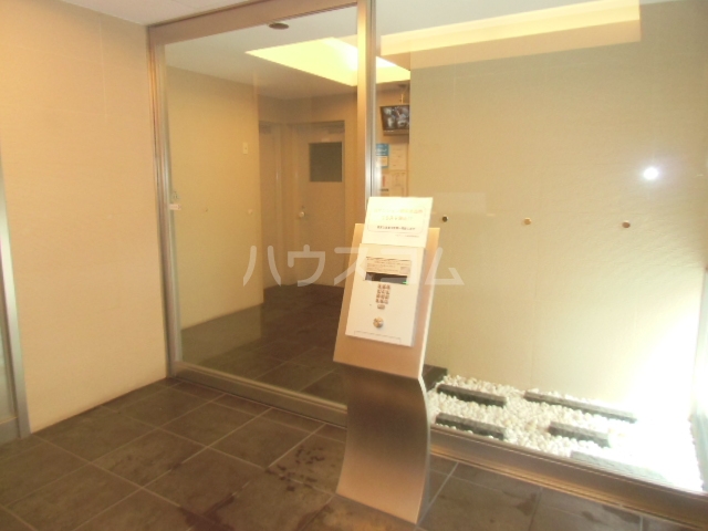 16/18 エントランス