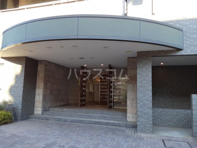22/30 エントランス