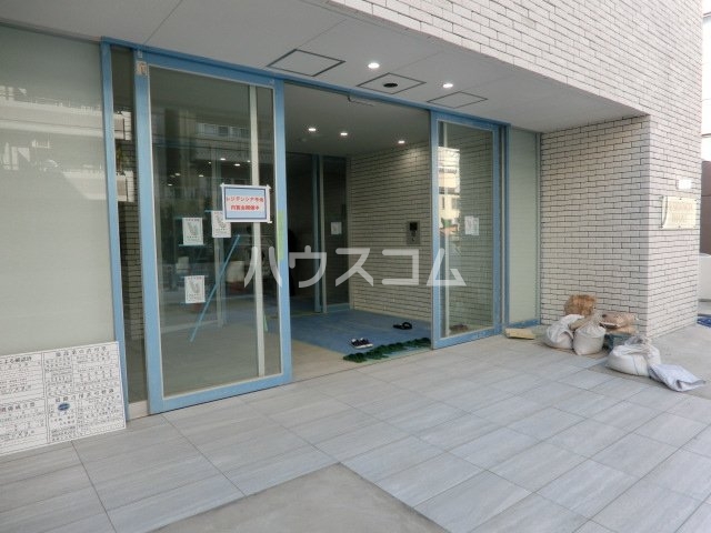 23/26 エントランス