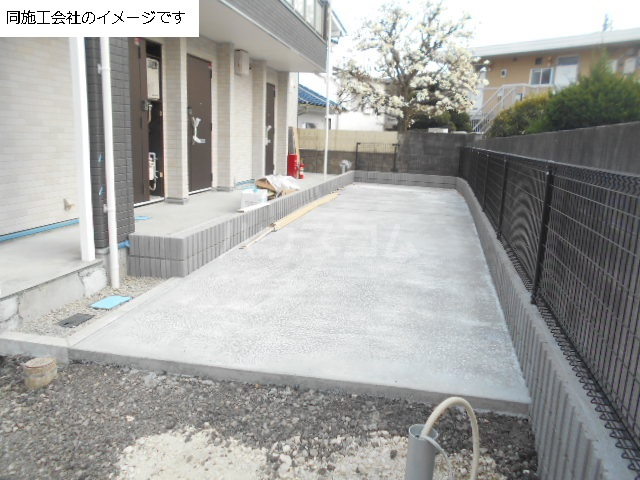 23/30 エントランス