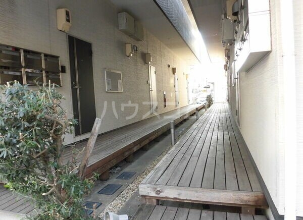 22/30 エントランス