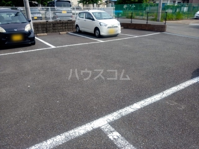 22/30 駐車場